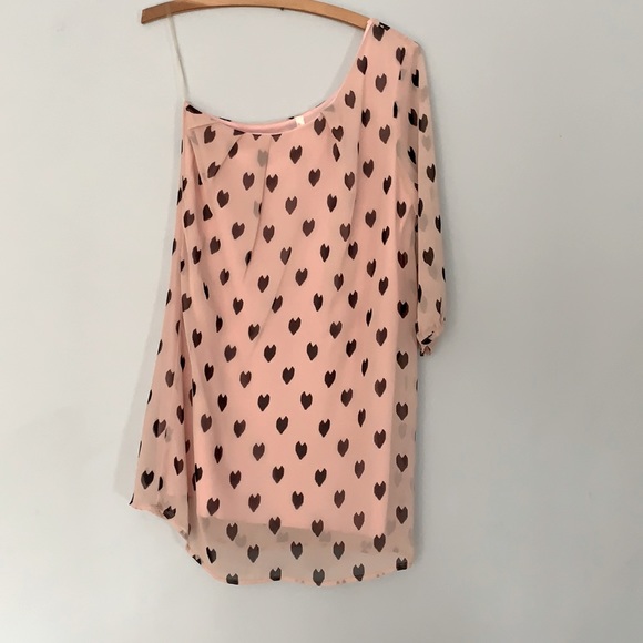 Heart print blush coloured dress - Picture 2 of 4
